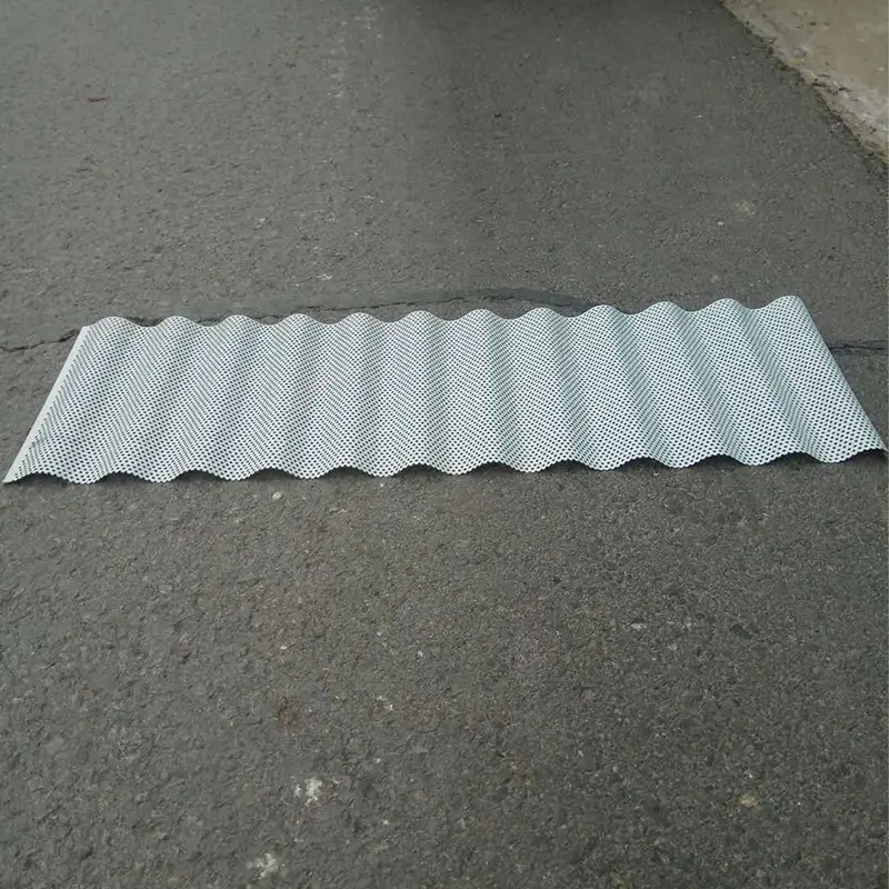Perforerede profilerede metalpaneler